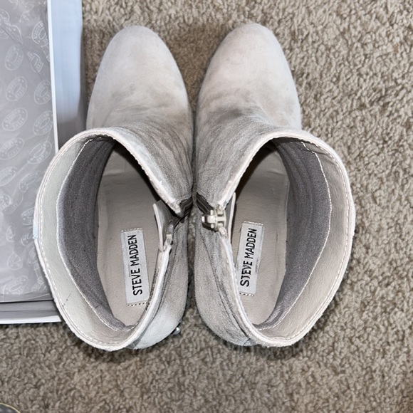 Steve Madden Pearl Boots - Picture 4 of 8
